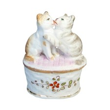 Ancienne Boite Allemande Conta Boehme, Chats sur  Panier, Biscuit Peint Main XIX