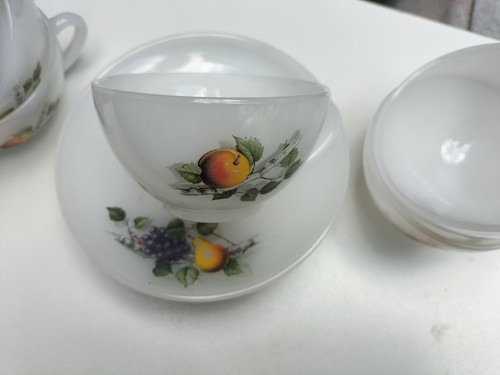 Tasses café et sous - ,