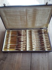 Ménagère en corne et plaqué or (1955)