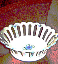 CORBEILLE A PAIN AJOURÉE FAÏENCE "MALICORNE-FAIT MAIN" SIGNÉE JPF-DÉCOR FLEURS