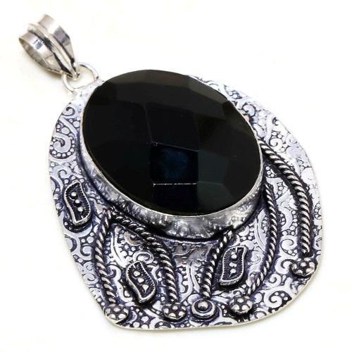 Pendentif bijou ancien fait