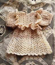 jolie robe crochet poupée ancienne