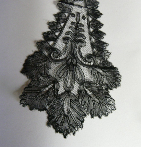 Dentelle chantilly ancienne - de,