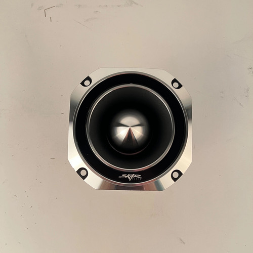 Used skar audio vx4 - used,