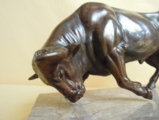 Taureau en Régule  sur Marbre