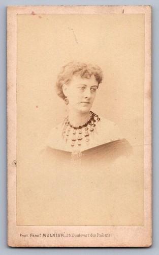 Cdv 1870 femme imposante - 1870,