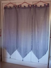 3 petits rideaux/voilage parme prêt à poser
