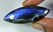 68Cts. Cabochon marquise bleu