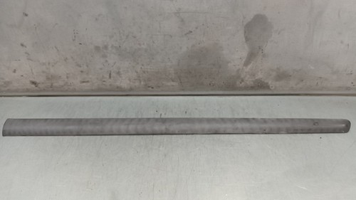 Moulure porte avant droit - porte,