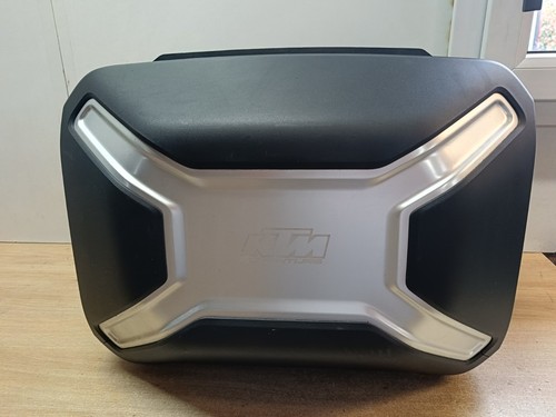 Une valise gauche - , touring