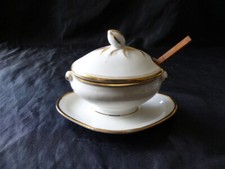 ANCIEN MOUTARDIER EN PORCELAINE A FILET DORE