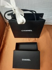 Boite CHANEL vide 16x10x4+ sac