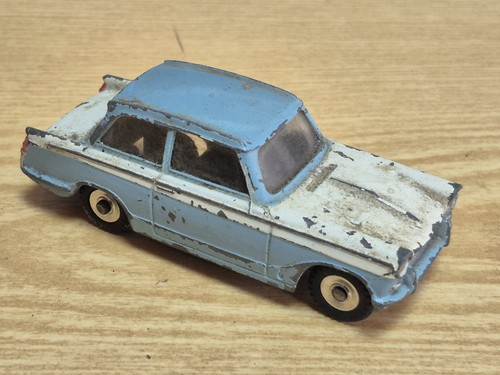 Voiture miniature triumph - voiture,