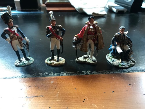 Figurines maréchaux et - 4,