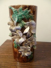 Ancien vase en barbotine