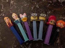 LOT DE FIGURINES DE DISTRIBUTEUR DE BONBONS    PEZ