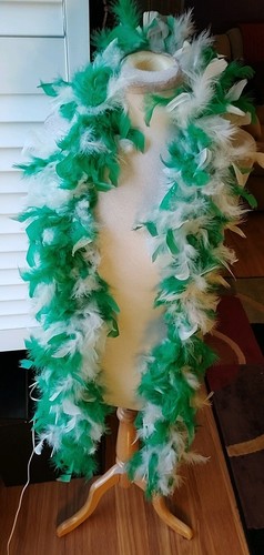 Green and white feather boa - green,