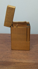 Briquet St dupont ligne 2 grand modele Plaqué Or Lignes Verticales 
