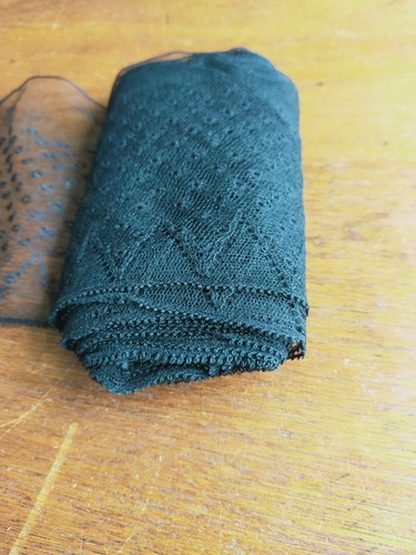 Dentelle ancienne noire - ancienne,