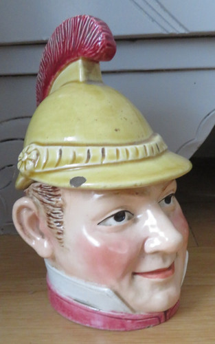 Ancien pot tabac biscuit - pot, a
