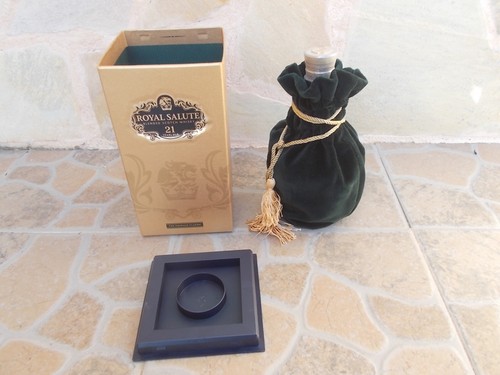 Royal salute scotch - salute,