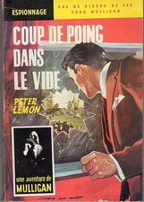 COUP DE POING DANS LE VIDE