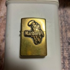 Briquet à huile Marlboro