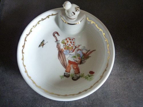 Ancienne assiette bouillie - À,