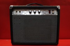 USED Ampeg Model 18 Solid