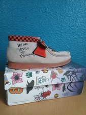Paire de chaussures neuves