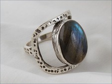 Grosse bague avec - , labradorite