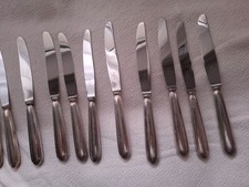 MENAGERE , 12 COUTEAUX A