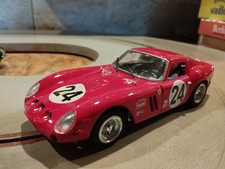 Voiture de circuit slot car FERRARI 250 GTO 1/24