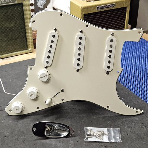 2007 fender american highway - fender,