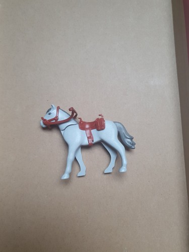 Cheval gris western - 1,