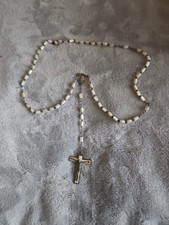 Chapelet ancien en perles blanches et métal 