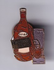 RARE PINS PIN'S .. ALCOOL VIN