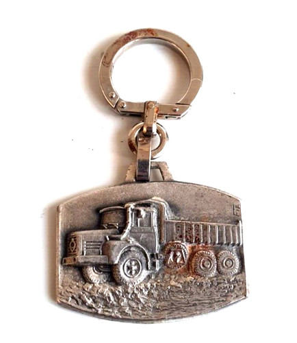 Ancien porte cle augis - porte, camion