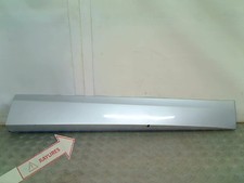 BAGUETTE DE PORTE AVANT DROITE