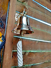 Cloche murale en laiton pour