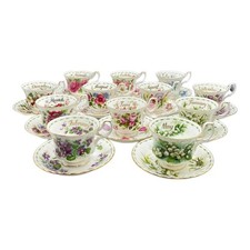 Ensemble de 12 tasses et