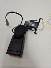 Attache ceinture arriere droit