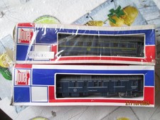 N° 1484/25  deux wagons