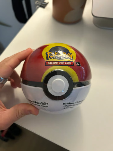 Pokemon trading card - pokemon,