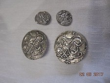 4 BOUTONS ANCIENS EN METAL