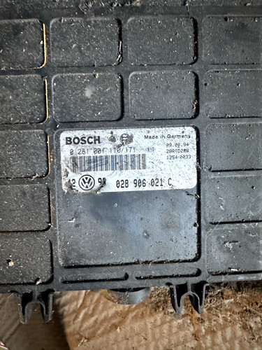 028906021c calculateur moteur - 028906021c,