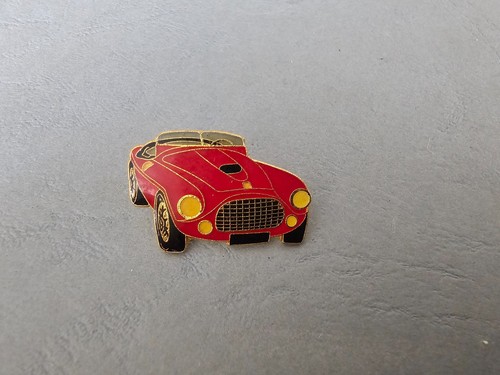 Pin auto car voiture - pin's,