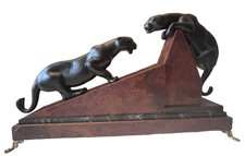Art Déco « Les deux panthères » Epreuve en régule à patine noire, Longueur 63cm