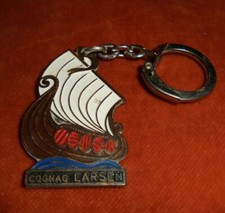 Porte-clés Key ring métal émaillé Bateau -- Cognac LARSEN -- Drakkar 