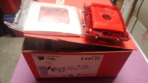 Legrand 664151 prise tv - -,